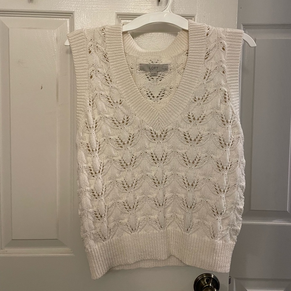 Loft cream color sweater vest size M , petite.  Like new.